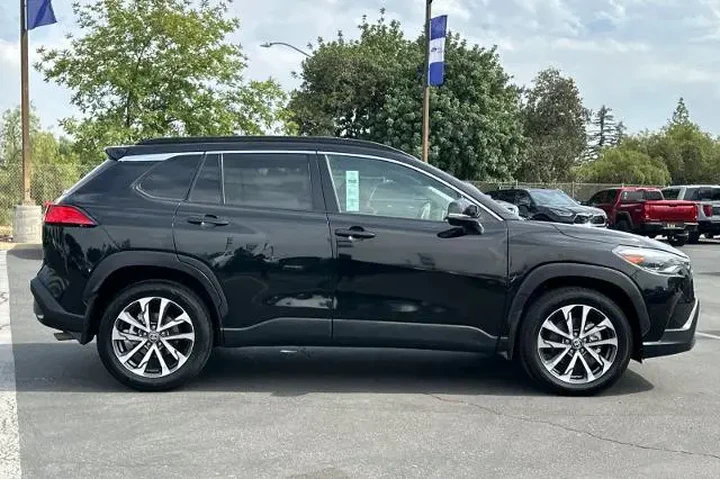 $21000 : Toyota Corolla Cross 2023 AW image 8