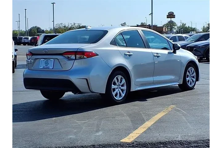 $18870 : Toyota Corolla 2024 LE 4dr S image 2