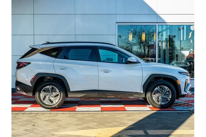 $22988 : Hyundai TUCSON Hybrid 2025 A image 6
