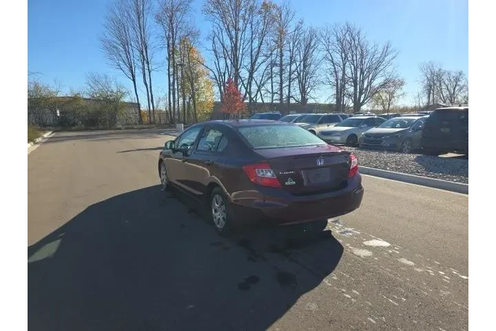 $6500 : Honda Civic 2012 LX 4dr Seda image 5