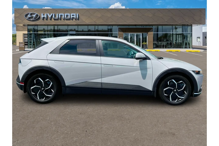 $25885 : Hyundai IONIQ 5 2024 SEL 4dr image 8