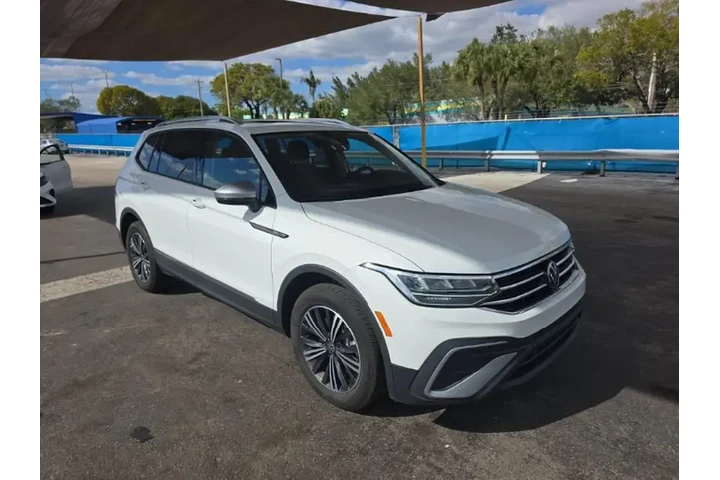 $21990 : Volkswagen Tiguan 2024 Wolfs image 3