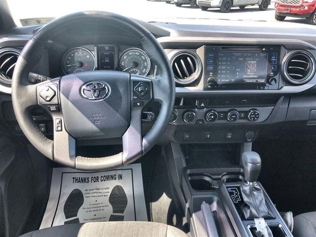 $31500 : PRE-OWNED 2017 TOYOTA TACOMA image 10