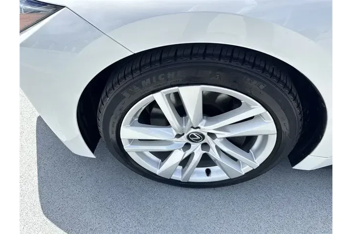 $39488 : Lexus IS 300 2024 4dr Sedan image 10