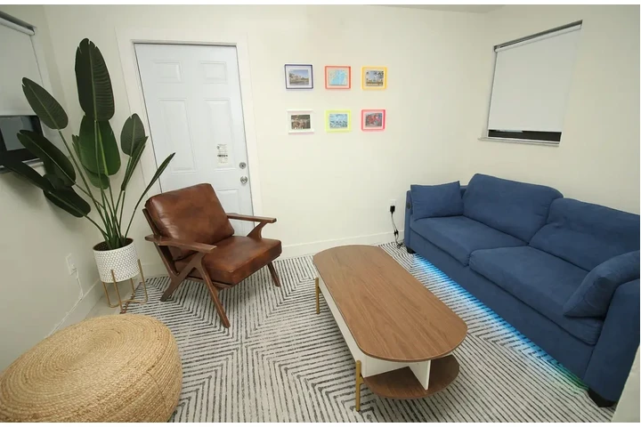$1650 : NEWLY UPGRADED TWO-STORY image 4