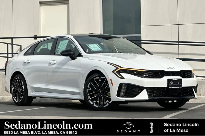 $32900 : Kia K5 2026 GT 4dr Sedan image 1