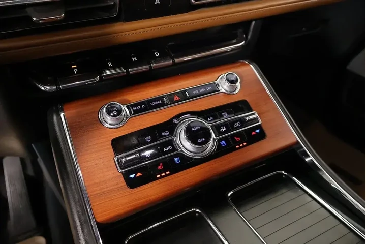 $33999 : Lincoln Aviator 2021 AWD Res image 8