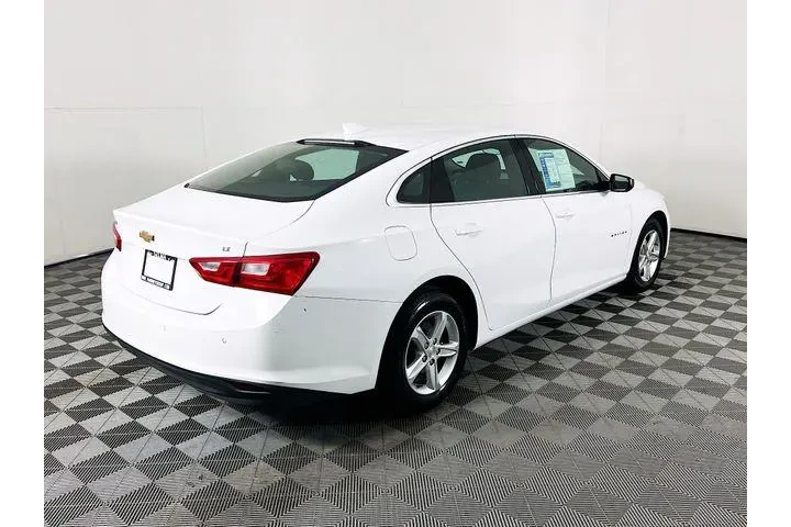 $19775 : Chevrolet Malibu 2024 LT 4dr image 7