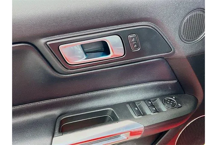 $26975 : Ford Mustang 2022 EcoBoost P image 9