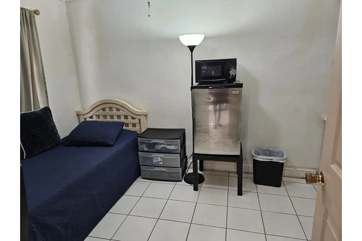 $800 : CUARTO TODO INCLUIDO KENDALL image 1