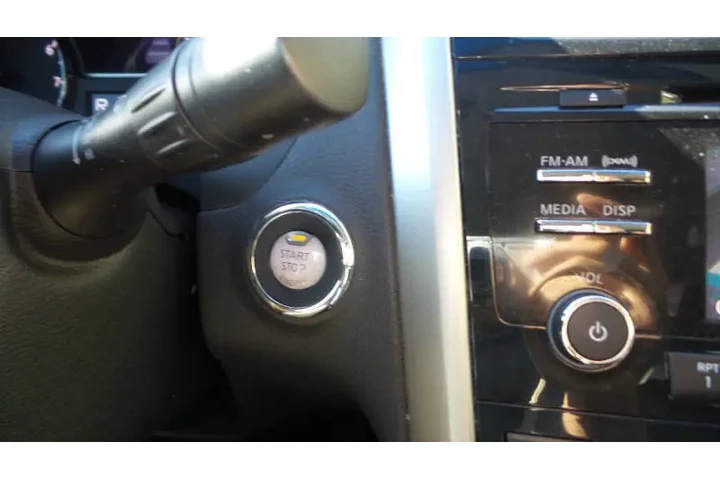 $8000 : 2014 Altima 2.5 SV image 10