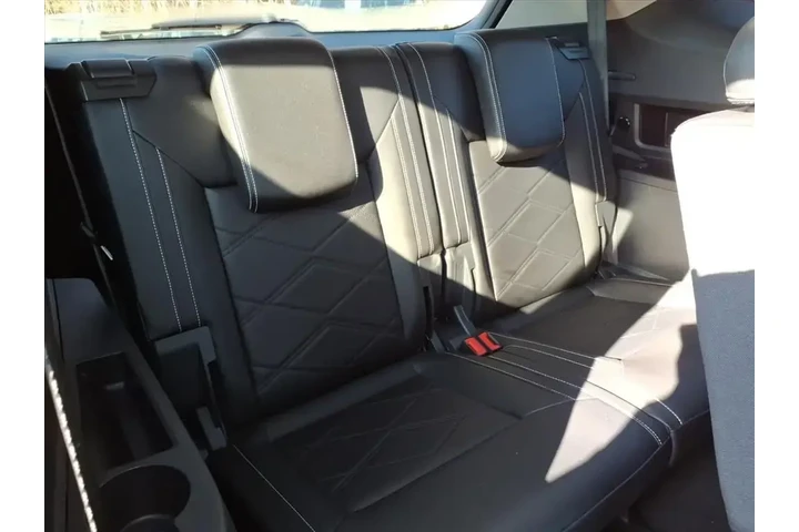 $33101 : Volkswagen Atlas 2025 AWD SE image 8