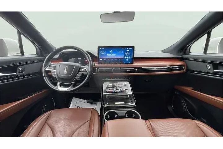 $33485 : Lincoln Nautilus 2022 AWD Re image 9