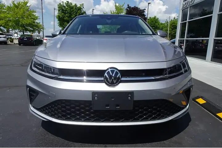 $22999 : 2025 Jetta image 3