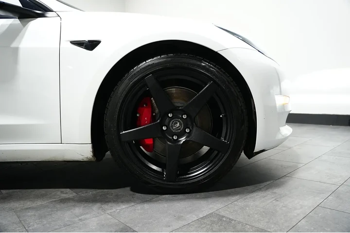 $24840 : 2023 Model 3 Performance image 4