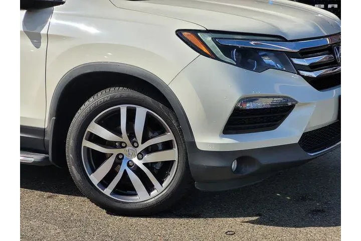 $18587 : Honda Pilot 2016 Touring 4dr image 6