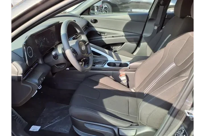 $22602 : Hyundai ELANTRA Hybrid 2025 image 9