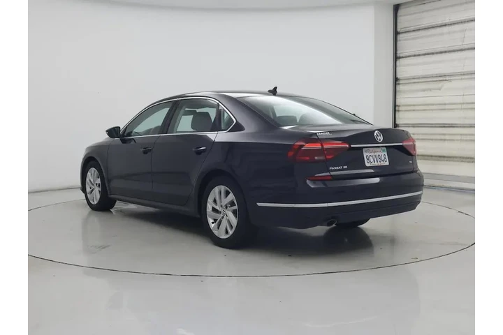 $13998 : Volkswagen Passat 2018 2.0T image 2