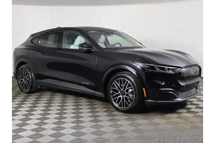 $35393 : Ford Mustang Mach-E 2025 AWD image 2