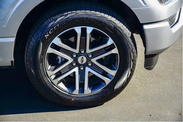 $34499 : Ford F-150 2023 4x2 XL 4dr S image 9