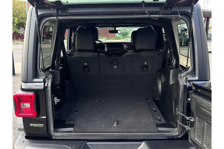 $30877 : Jeep Wrangler Unlimited 2021 image 9