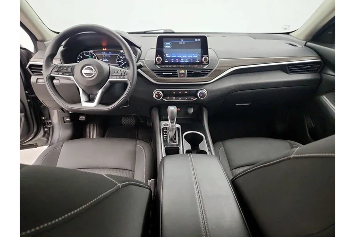 $20998 : Nissan Altima 2024 2.5 SV 4d image 9