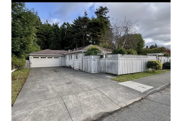 $950 : Well built Eureka home feature image 1