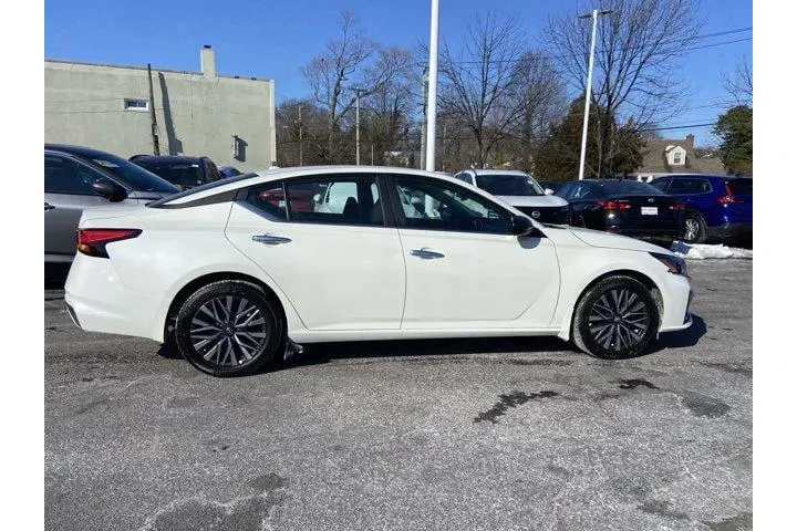 $18514 : Nissan Altima 2025 2.5 SV 4d image 3