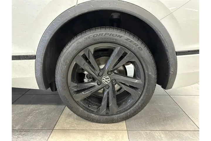 $29500 : Volkswagen Tiguan 2024 SE R- image 6