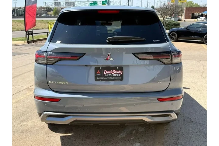$29918 : Mitsubishi Outlander 2025 AW image 7