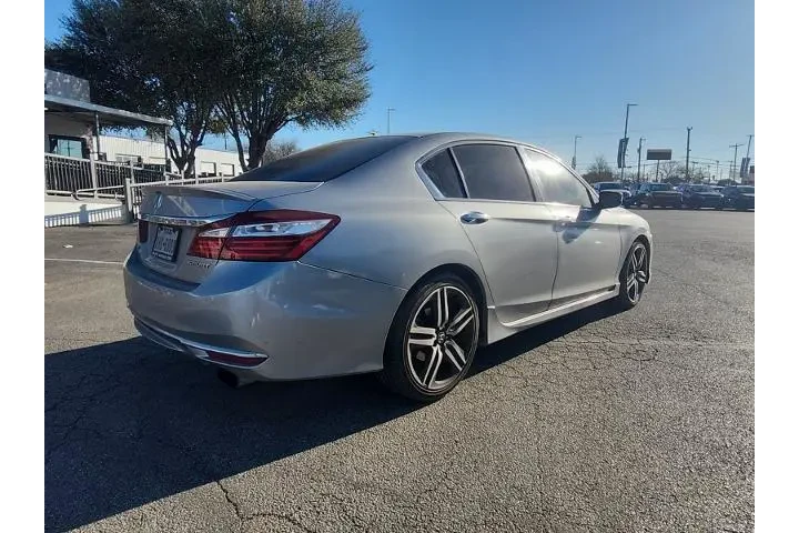 $12998 : Honda Accord 2017 Sport 4dr image 2