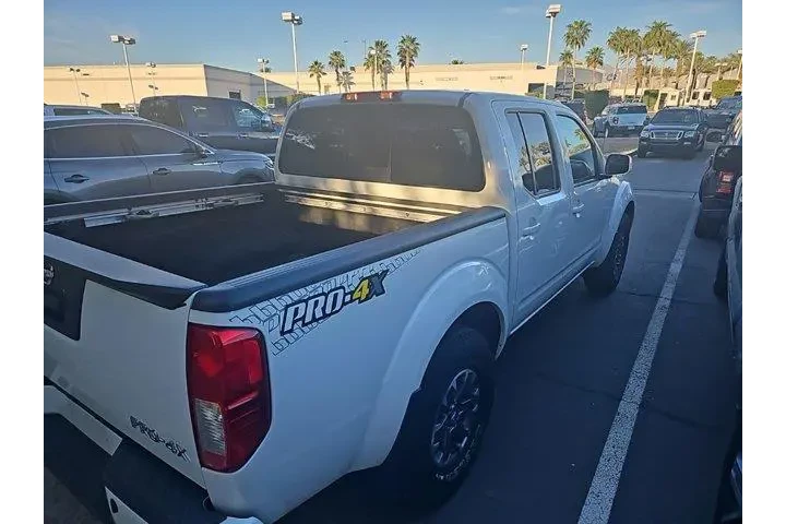 $22862 : Nissan Frontier 2016 4x4 PRO image 2