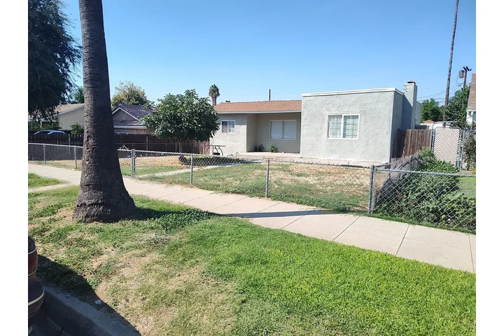 $1100 : 3 Recamaras 1 Baño image 1