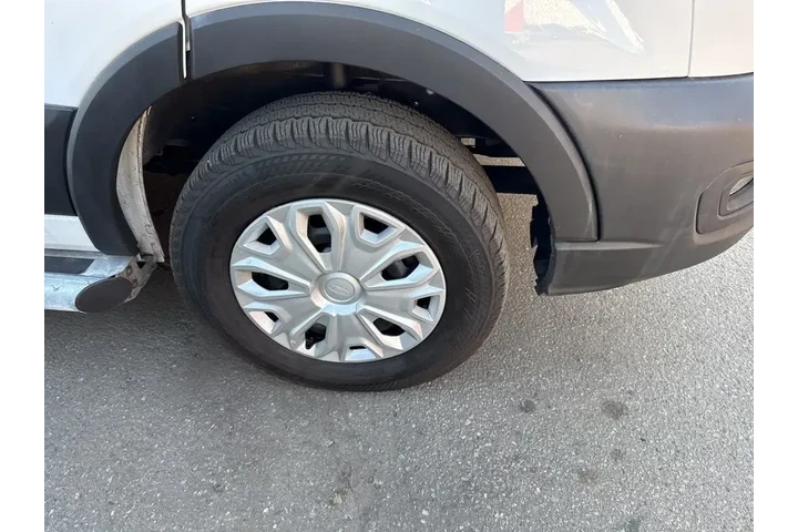 $32887 : Ford Transit 2024 250 3dr SW image 4