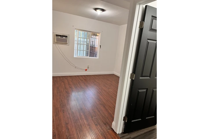 $1300 : SE RENTA RECAMARA PRIVADA image 4