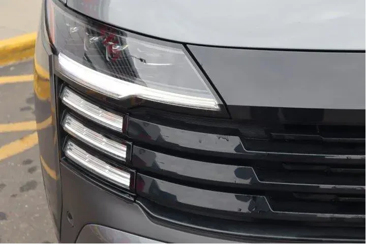 $24649 : Nissan Kicks 2025 AWD SR 4dr image 10