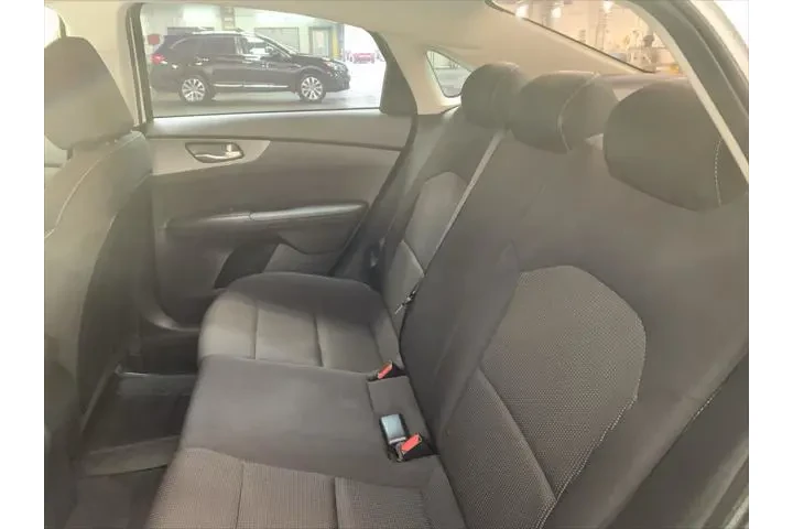 $18789 : Kia Forte 2020 FE 4dr Sedan image 5