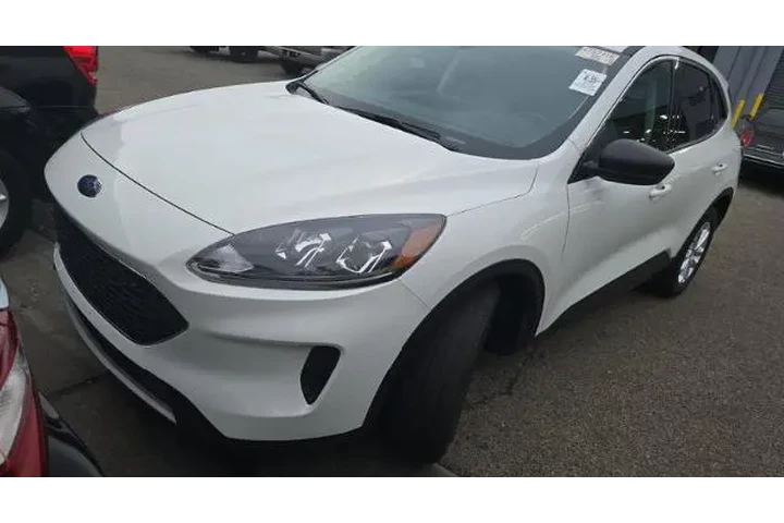 $19950 : Ford Escape 2022 SE 4dr SUV image 1