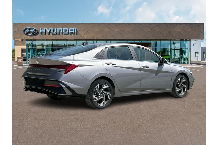 $21786 : Hyundai ELANTRA 2024 SEL 4dr image 8