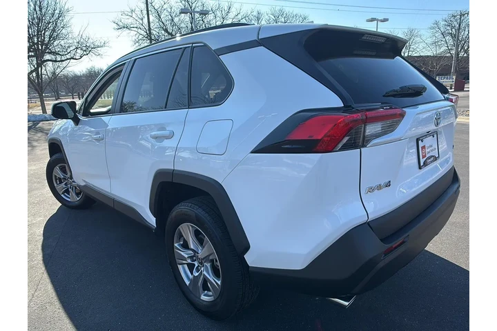 $26000 : Gold Certified2024 RAV4 XLE image 6