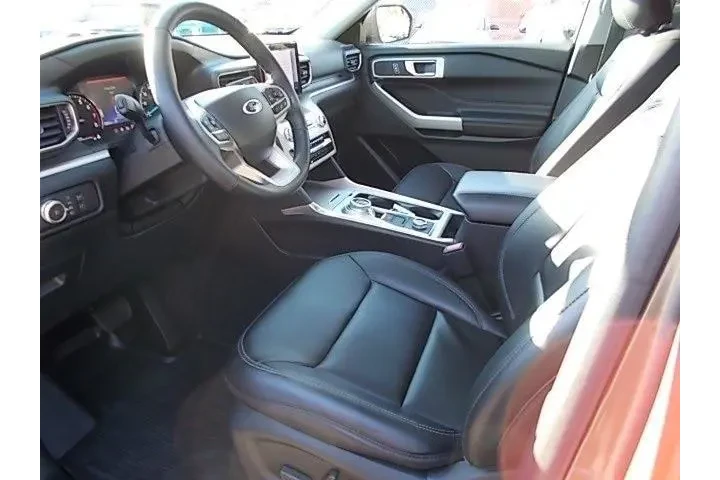 $31996 : Ford Explorer 2022 AWD XLT 4 image 9