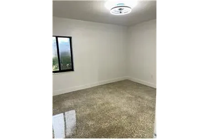 $1350 : Rental property with 1 bedro image 4