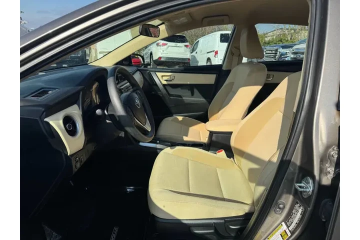 $9495 : 2019 Corolla LE image 8