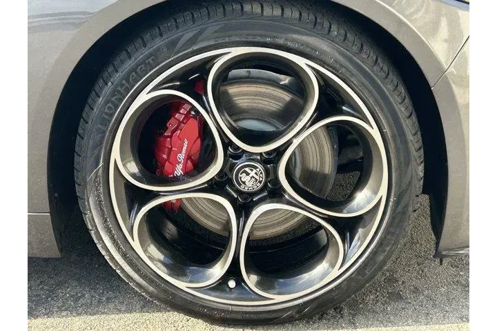 $25689 : Alfa Romeo Giulia 2022 Ti 4d image 7