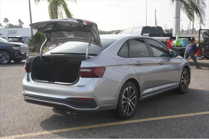 $19722 : Volkswagen Jetta 2024 Sport image 9