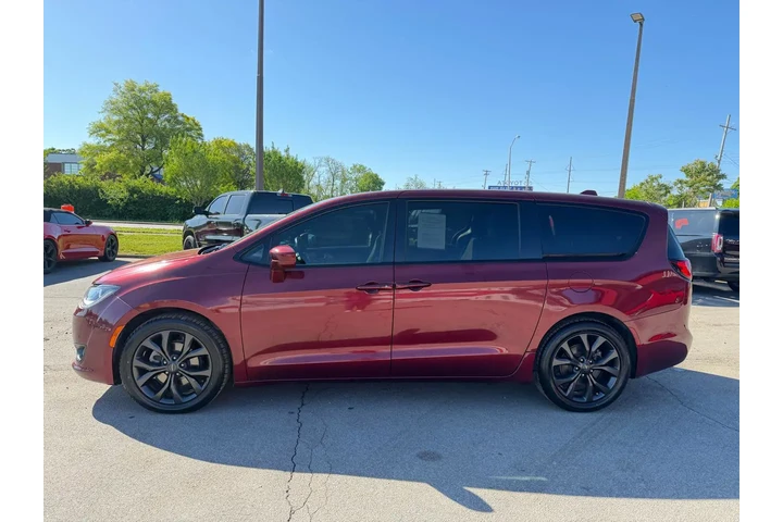 2018 Pacifica S image 3