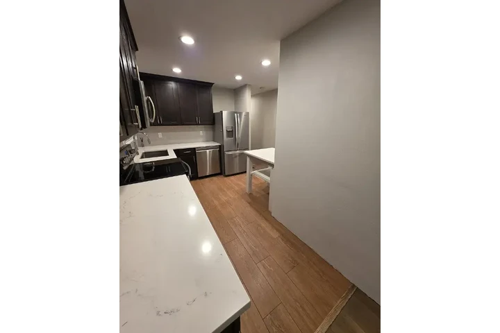 $1000 : Remodeled 3BR/2BA Home image 5