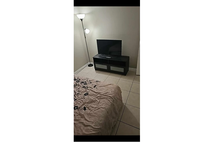 $750 : RENTO HABITACIÓN AMOBLADA image 2