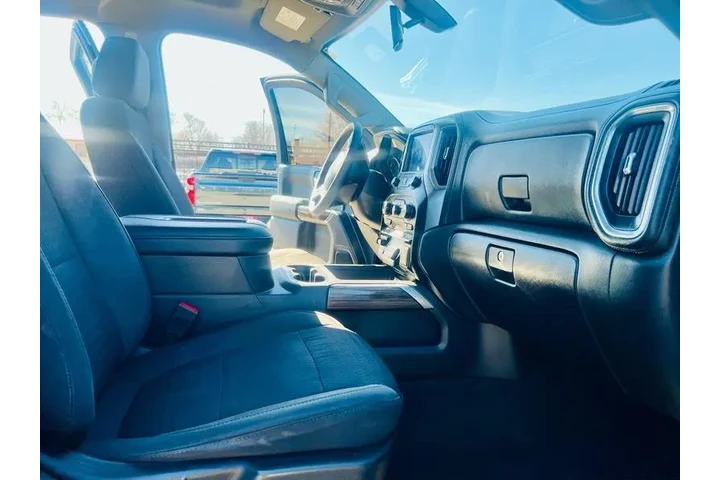 2020 Silverado 1500 RST Crew image 9