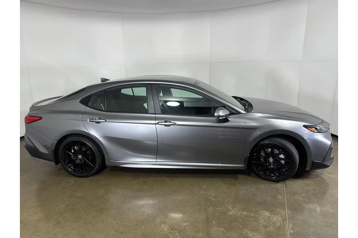 $32989 : Gold Certified 2026 Camry SE image 7